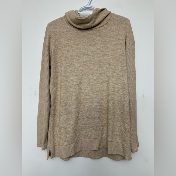 GAP Sweaters - Gap turtleneck oversized Longsleeve size small